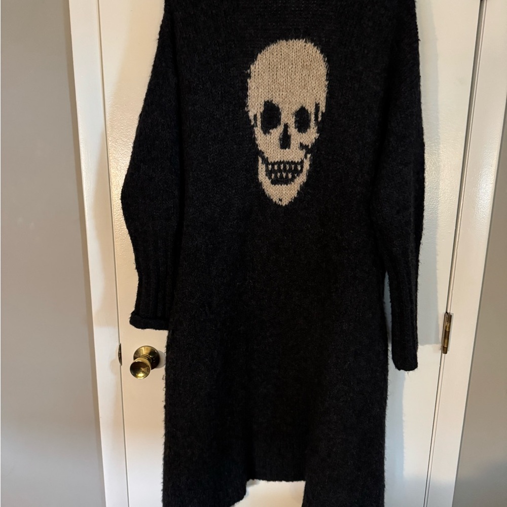 Skull Cashmere brand Skull duster, size large